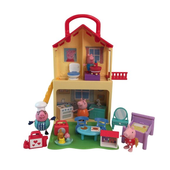 Peppa Pig Pop & Play House with 4 Figures and Extra Accessories Mom Dad